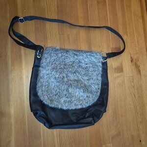 Passion Beauté crossbody bag sachel faux fur